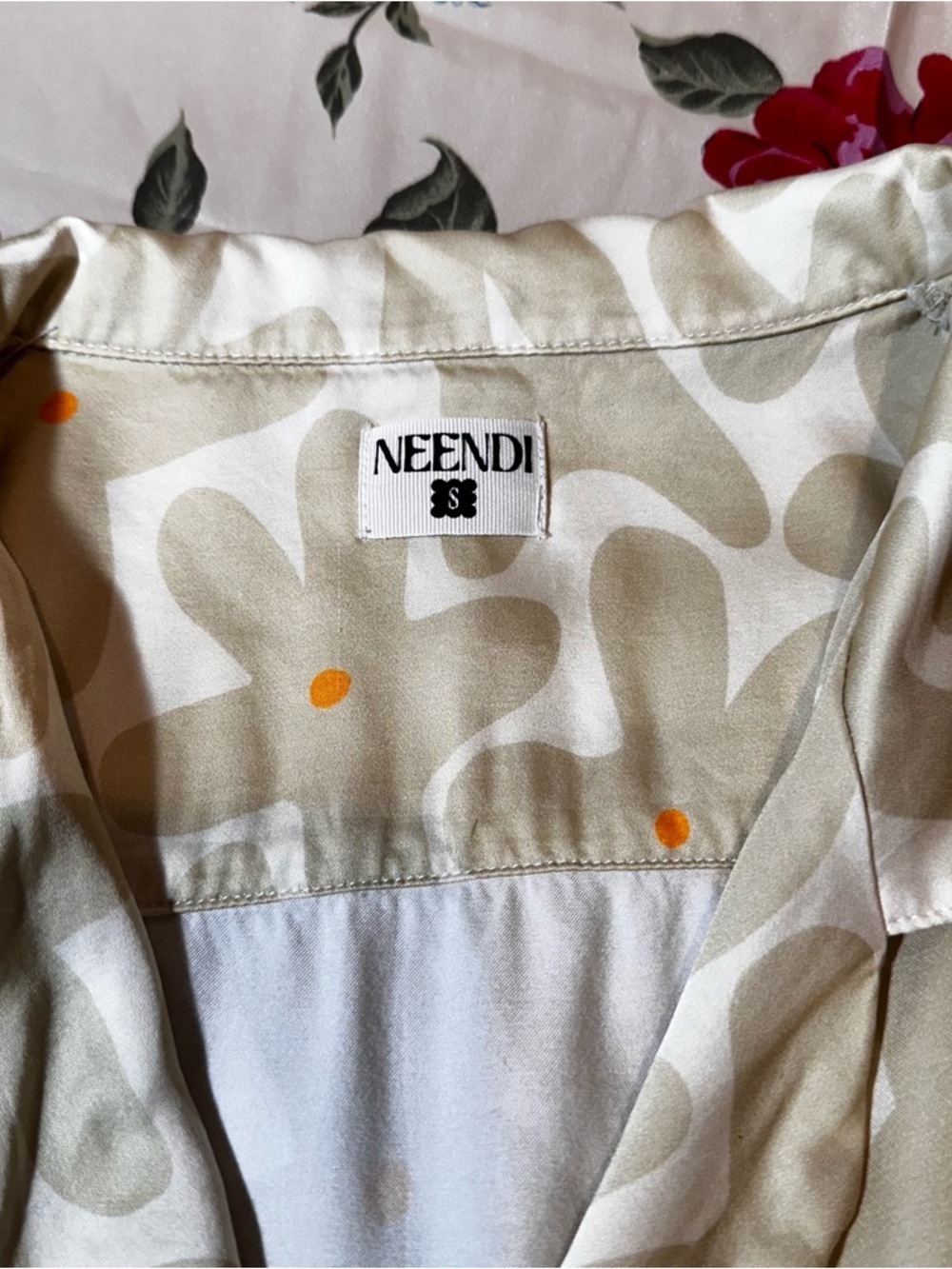 NEENDI ABSTRACT DAISY LONG PAJAMA SET SIZE SMALL - Picture 2 of 7